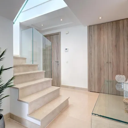 Apartment New Modern 3 Bed Puerto Banus Marbella